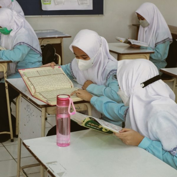 Tadarus Al Quran Di Sekolah Dan Di Rumah