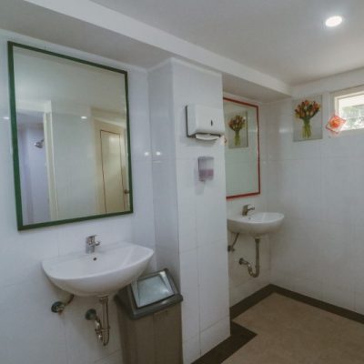 Toilet,